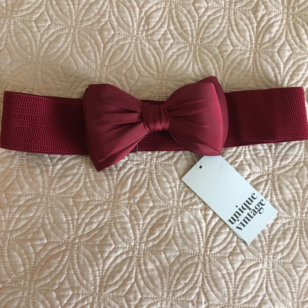 Unique vintage bow belt